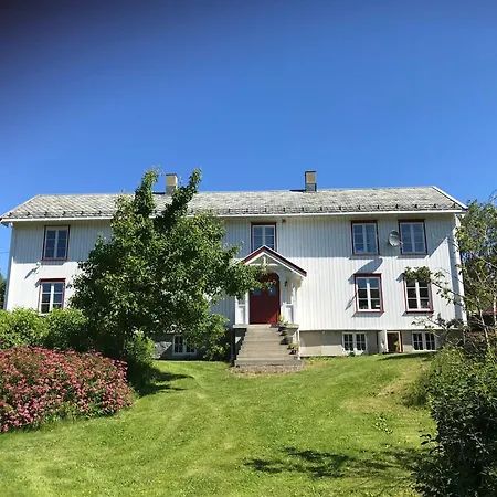 Landlig Idyll Med Fjordutsikt *