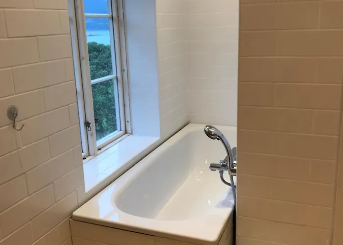 Landlig Idyll Med Fjordutsikt * Valsøybotn