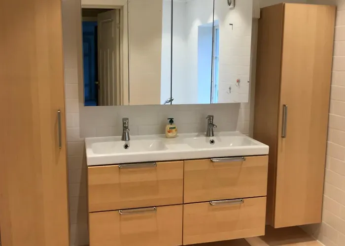 Landlig Idyll Med Fjordutsikt בית כפרי